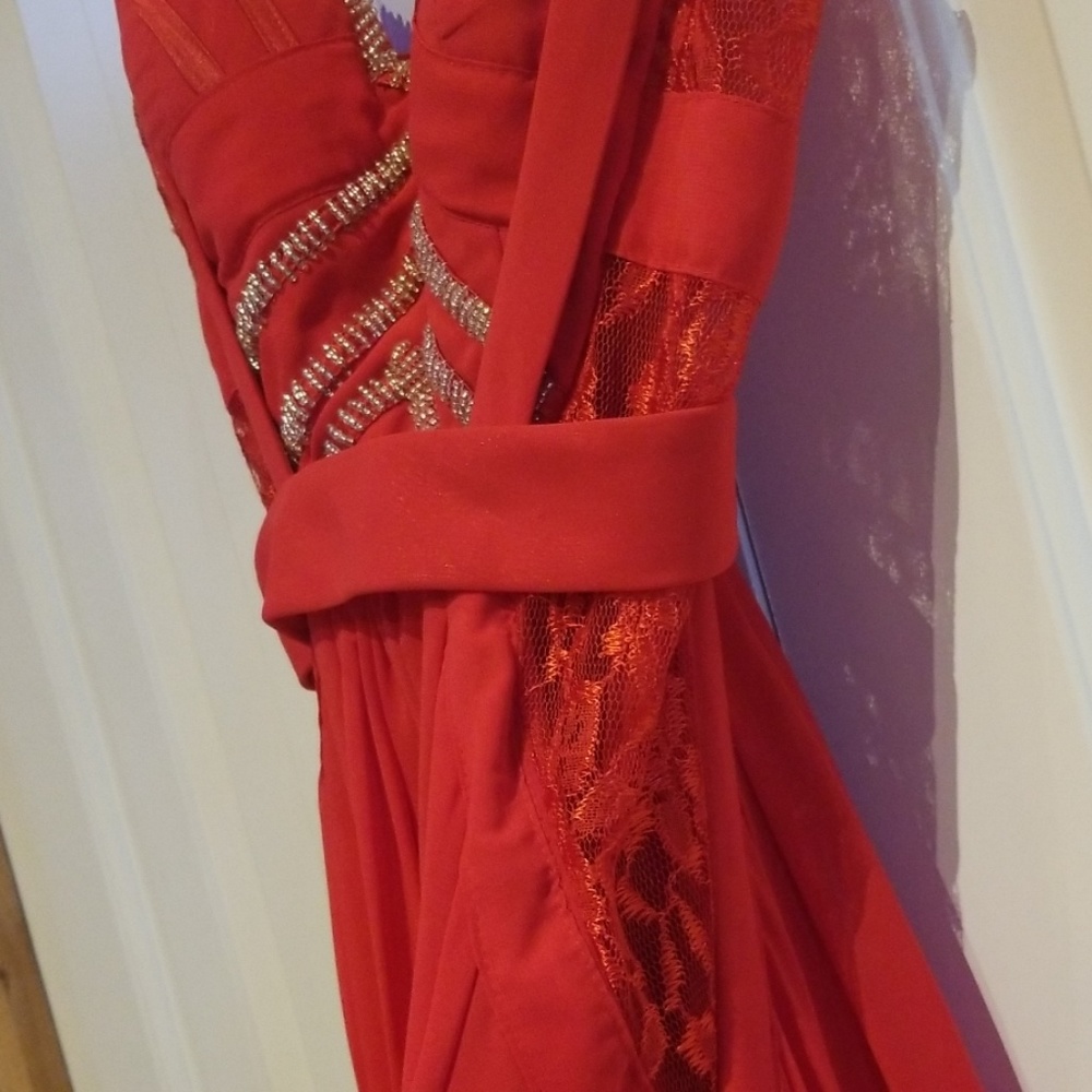 Formal Dress - Picture 4 of 4